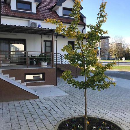 Eva Rooms & Studio Apartment Karlovac Εξωτερικό φωτογραφία
