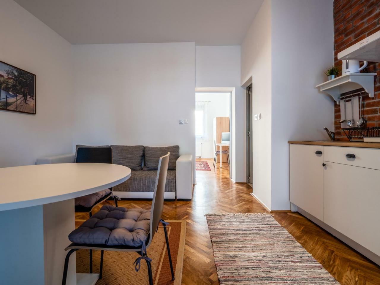 Eva Rooms & Studio Apartment Karlovac Εξωτερικό φωτογραφία
