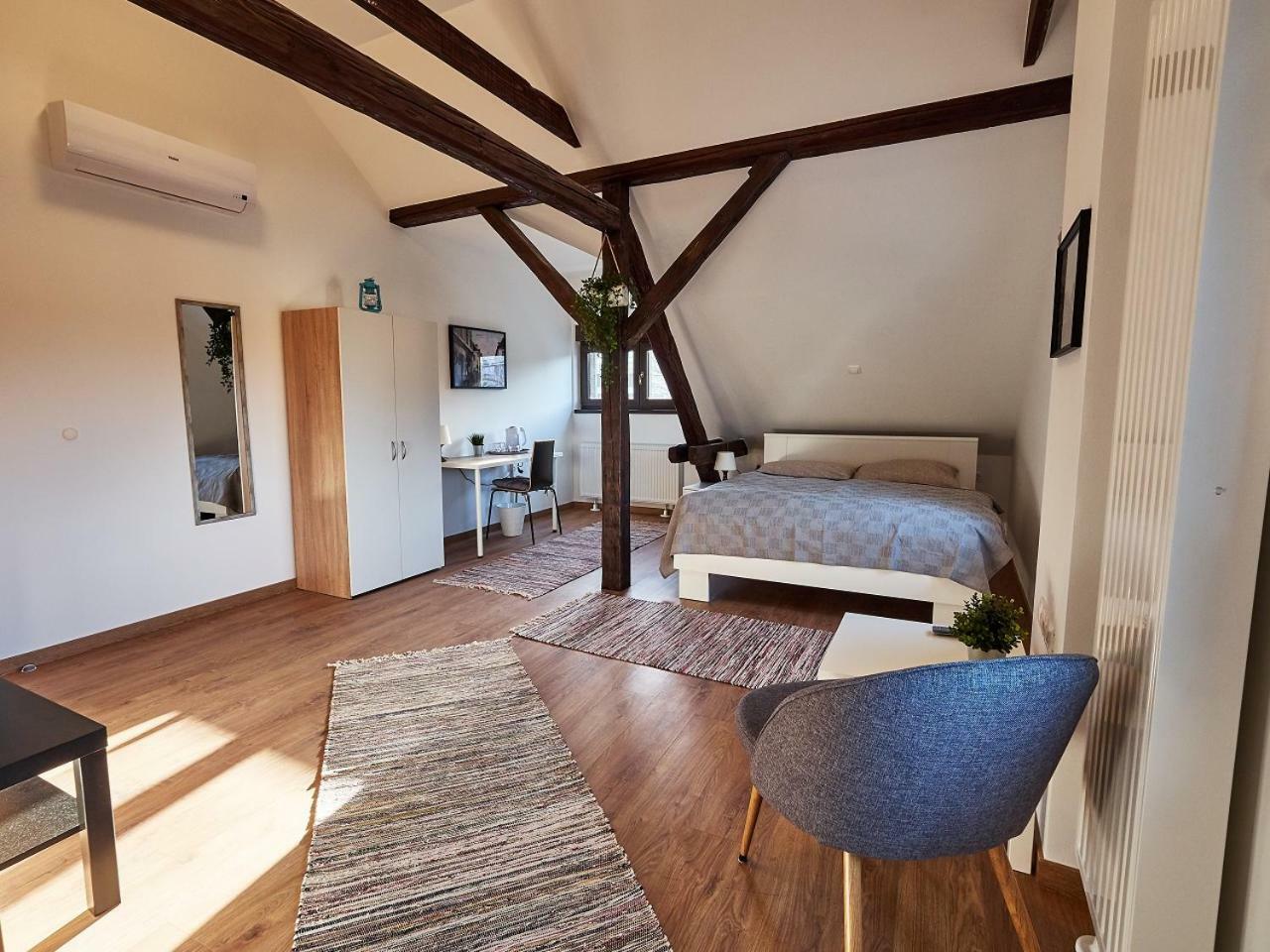 Eva Rooms & Studio Apartment Karlovac Εξωτερικό φωτογραφία