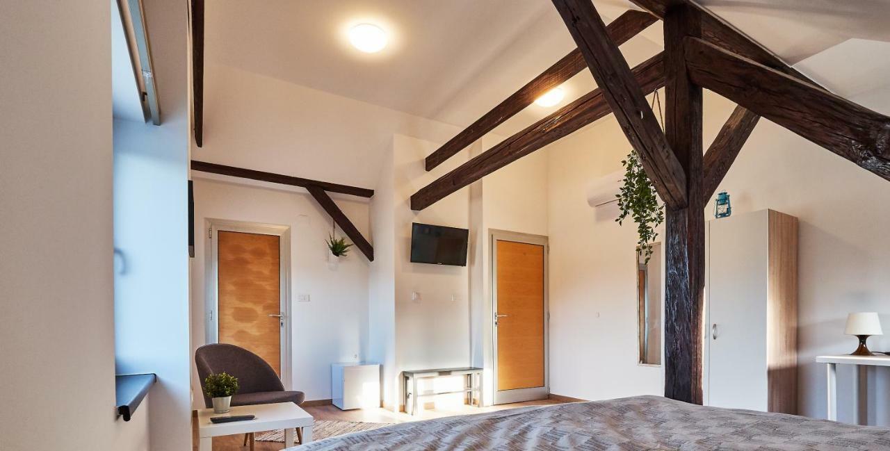 Eva Rooms & Studio Apartment Karlovac Εξωτερικό φωτογραφία